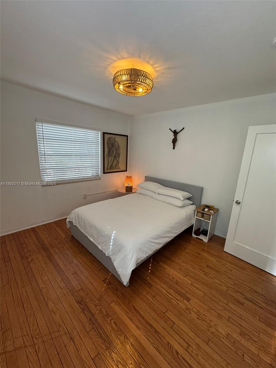LINCOLN ROAD VILLAS SOUTH - Residential