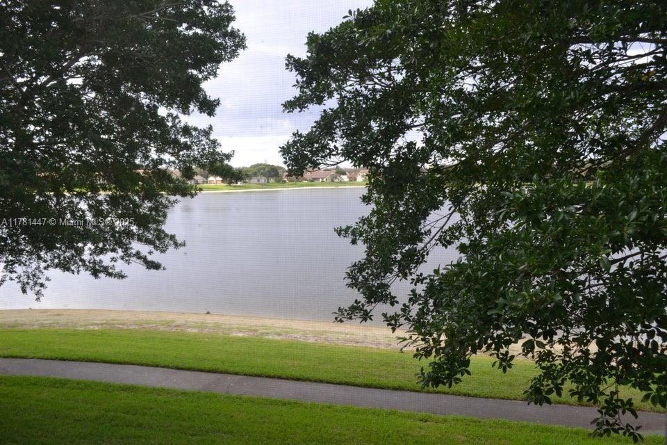 LAKE WINDWOOD CONDO - Residential