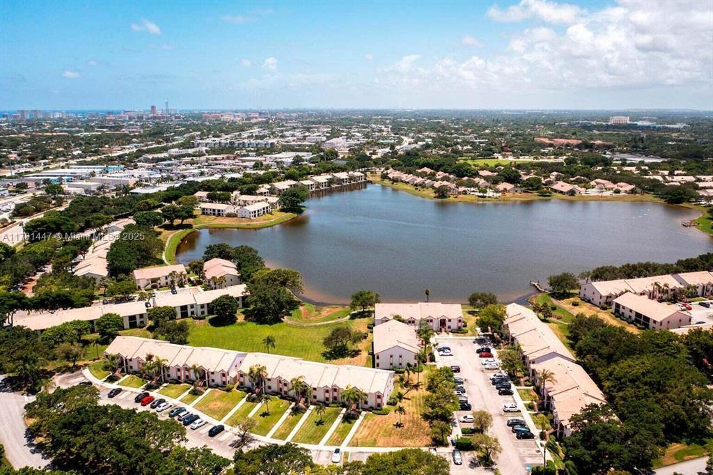 LAKE WINDWOOD CONDO - Residential