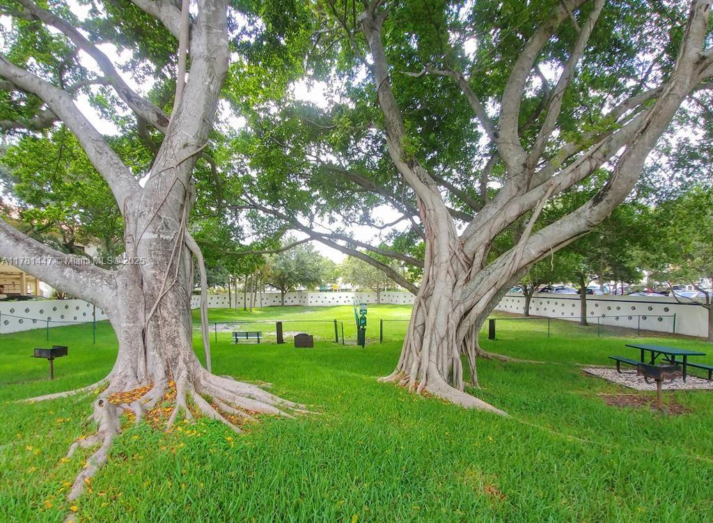 LAKE WINDWOOD CONDO - Residential