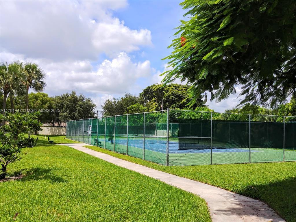 LAKE WINDWOOD CONDO - Residential