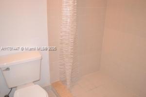 LAKE WINDWOOD CONDO - Residential