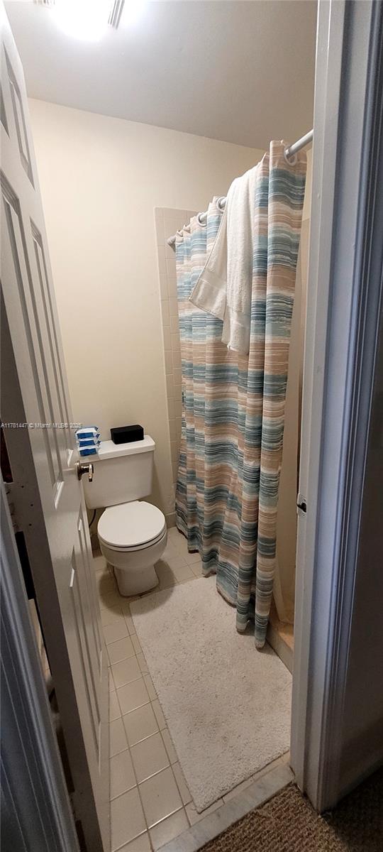 LAKE WINDWOOD CONDO - Residential