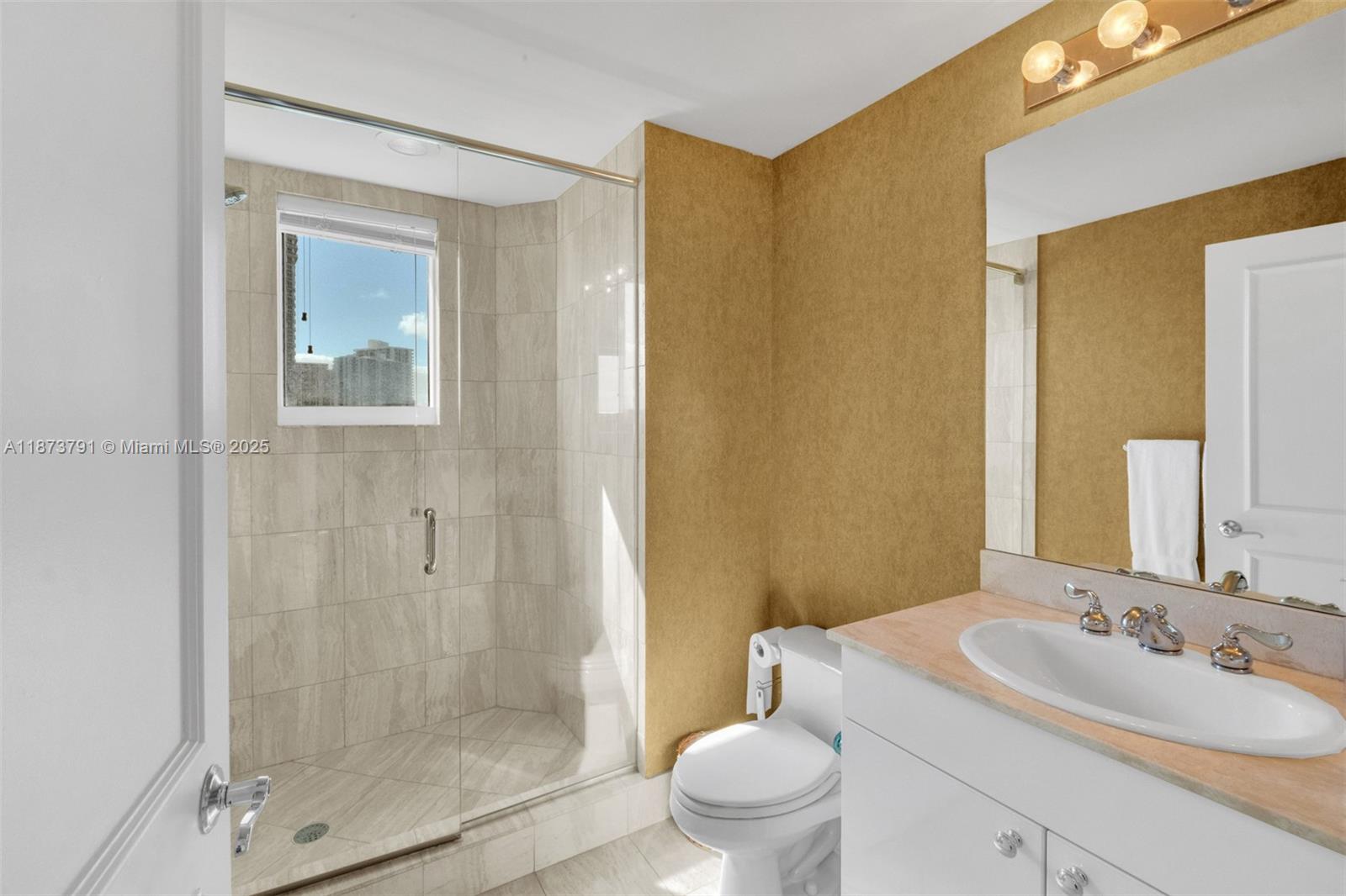 ATLANTIC III AT THE POINT - Residential Lease