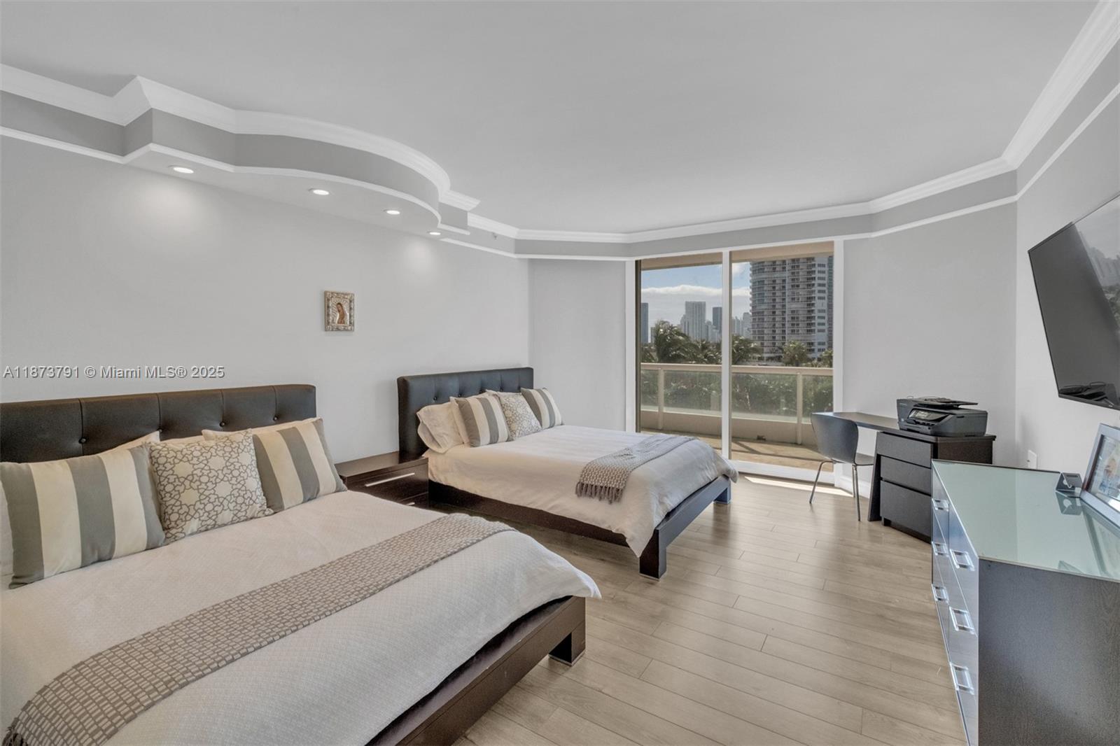 ATLANTIC III AT THE POINT - Residential Lease