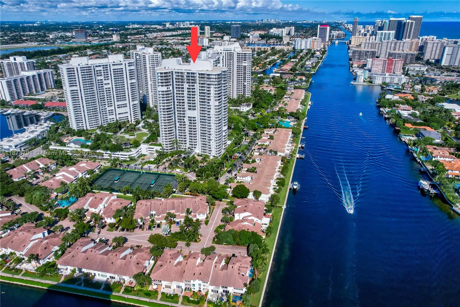 Aventura, Florida 33180, United States, 3 Bedrooms Bedrooms, ,4 BathroomsBathrooms,Residential,Active,205961