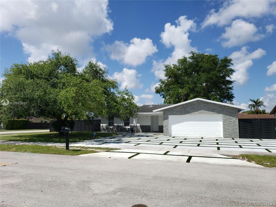 Beautiful and immaculate property at Winston Park, Open floor plan, large kitchen with Italian wood cabinetry with high efficiency Bosch appliances, cook top, oven, water heater and dryer are gas, high efficiency appliances. Italian porcelain floor thru out, Big formal living area perfect for entertaining, Large master suite with a large walk in closet, fence in lot with tropical surrounding, huge terrace with Italian porcelain tile. Master bedroom bathroom built for a King. 2 car garage and ready to move in, send in your offer this property wont last