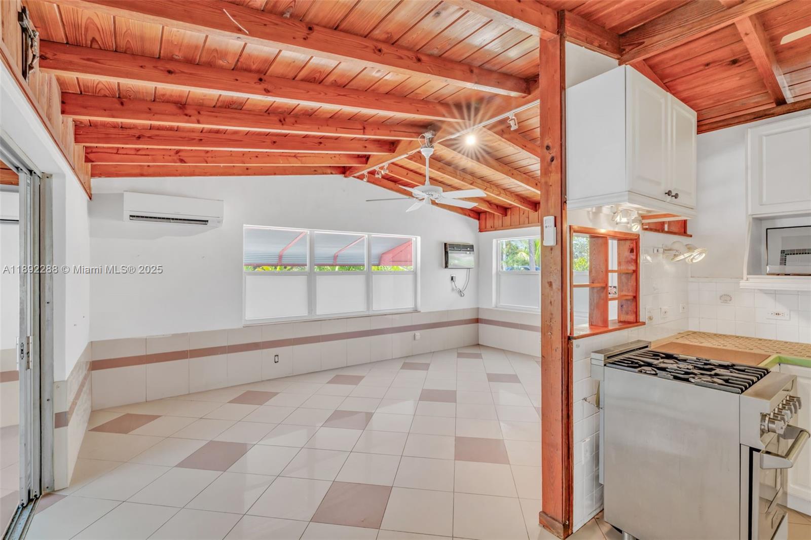 PLANTATION KEY COLONY 1ST - Residential