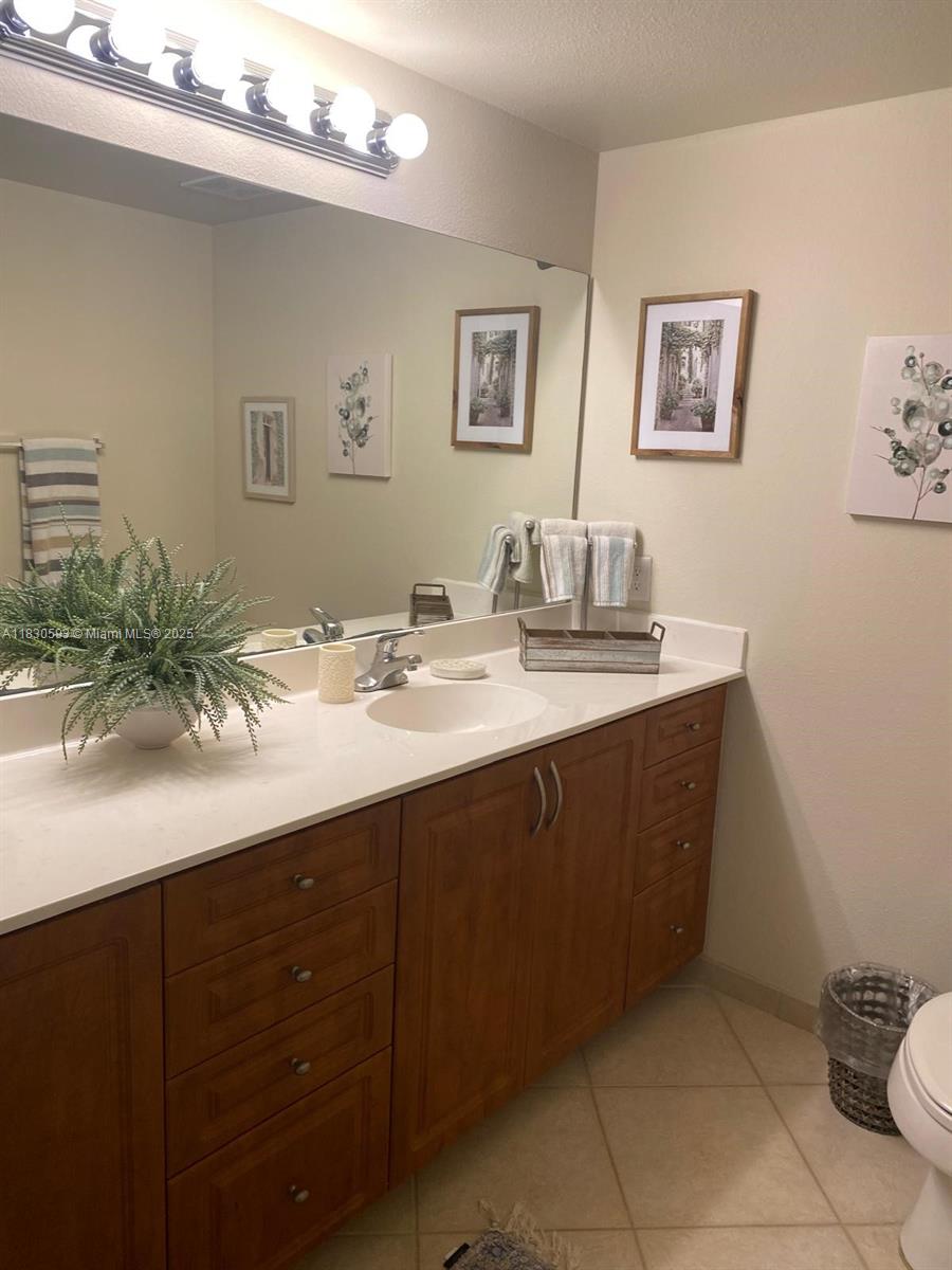 6400 Emerald Dunes Dr 303