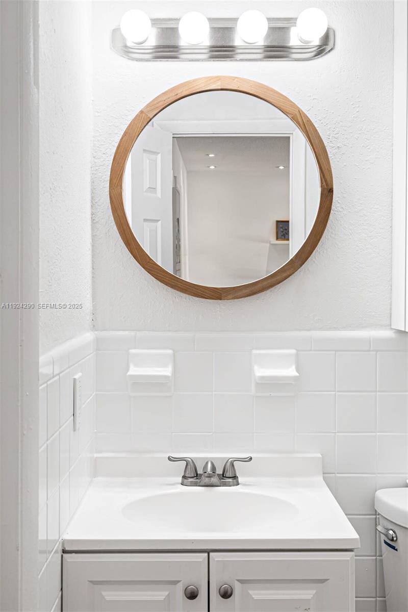 SAILBOAT BEND - Residential Lease