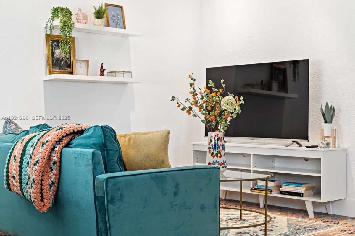 SAILBOAT BEND - Residential Lease