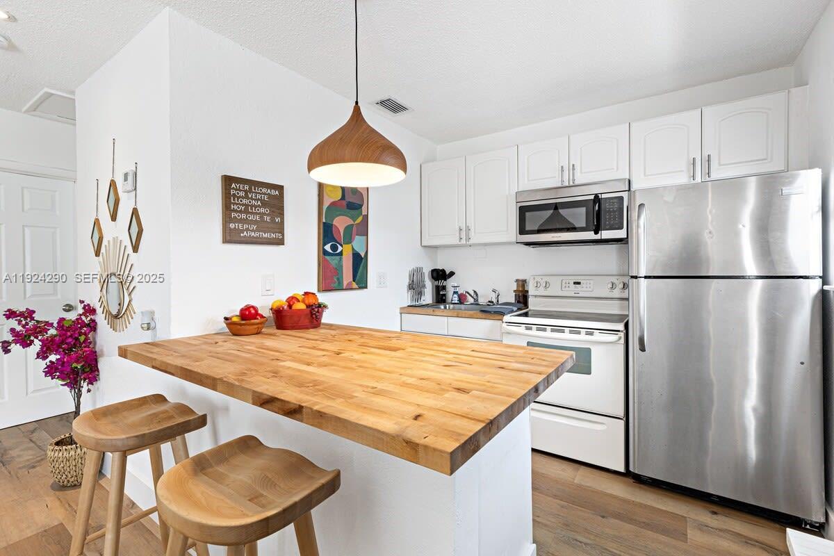 SAILBOAT BEND - Residential Lease