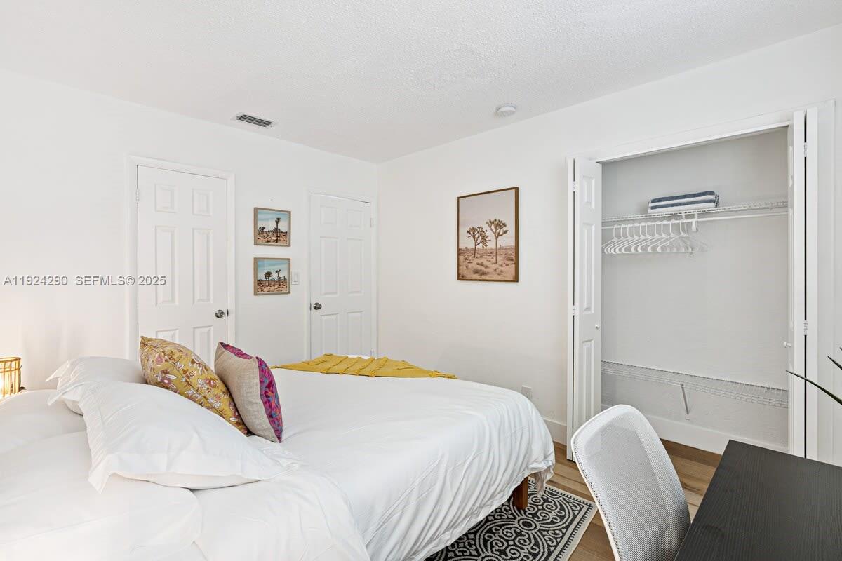 SAILBOAT BEND - Residential Lease