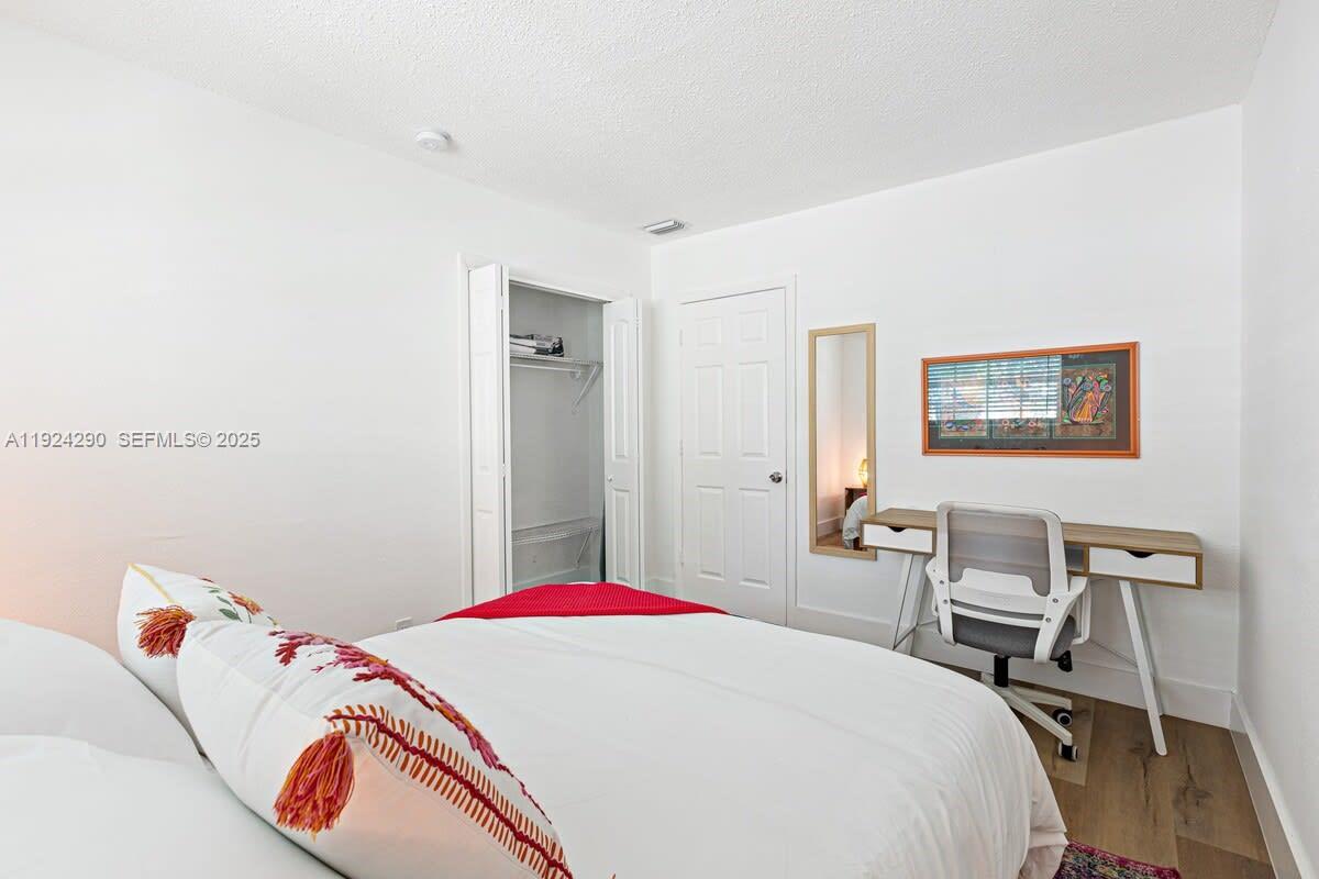 SAILBOAT BEND - Residential Lease