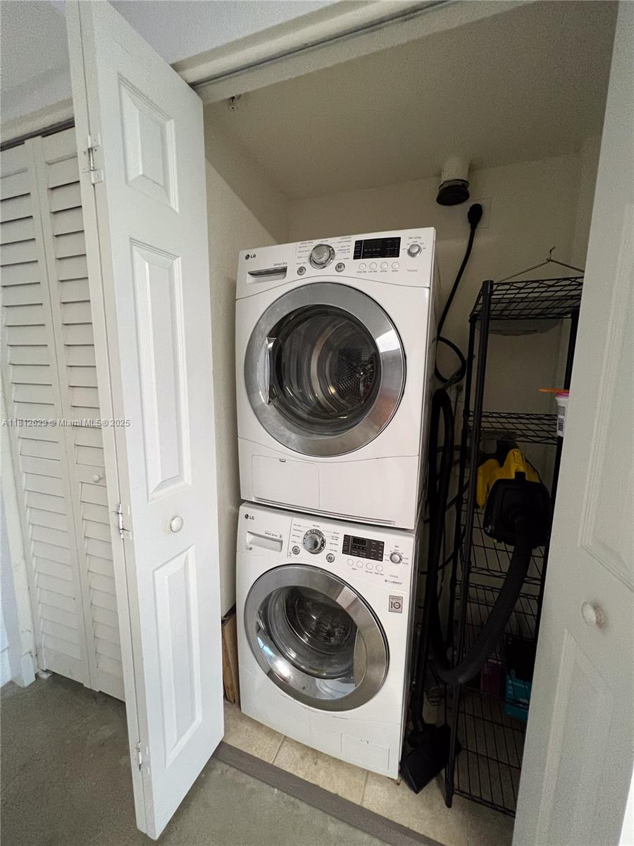 SEYBOLD POINTE CONDO - Residential Lease