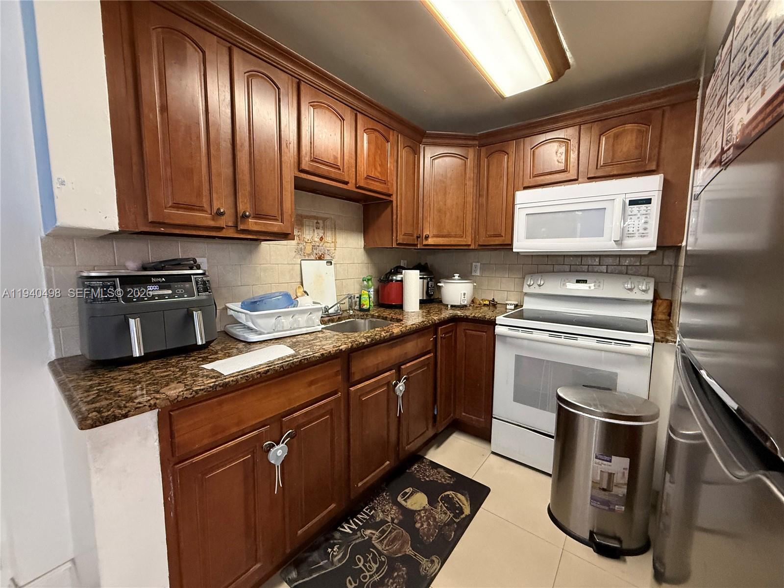 MIAMI PARADISE CONDO - Residential Lease