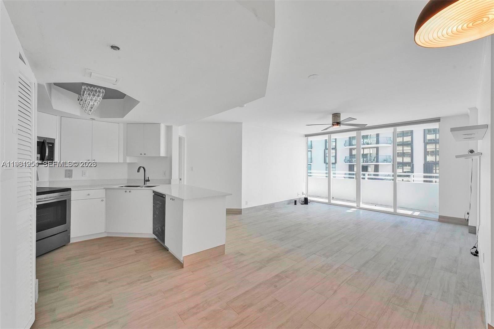 8911 Collins Ave 703