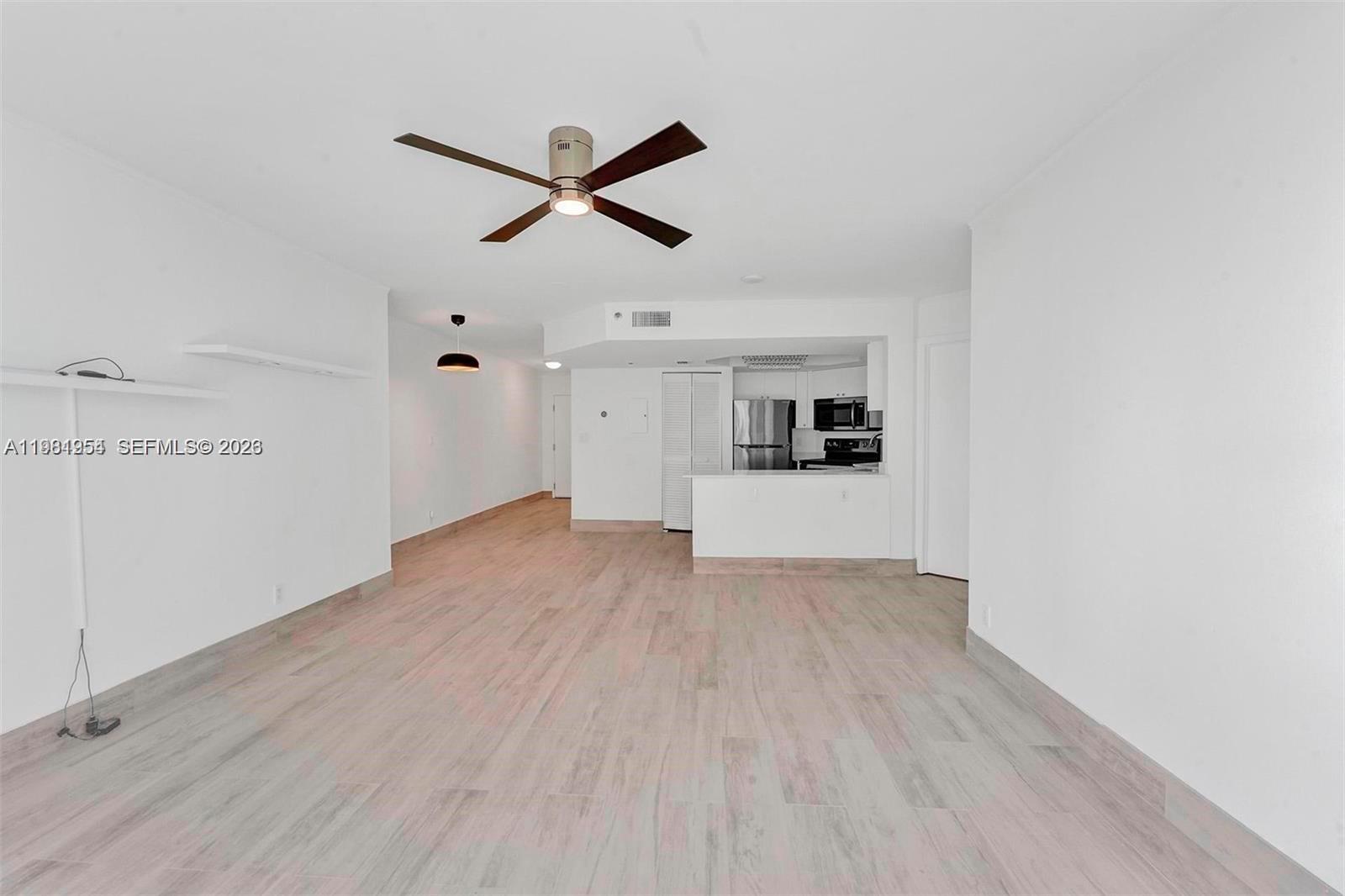 8911 Collins Ave 703