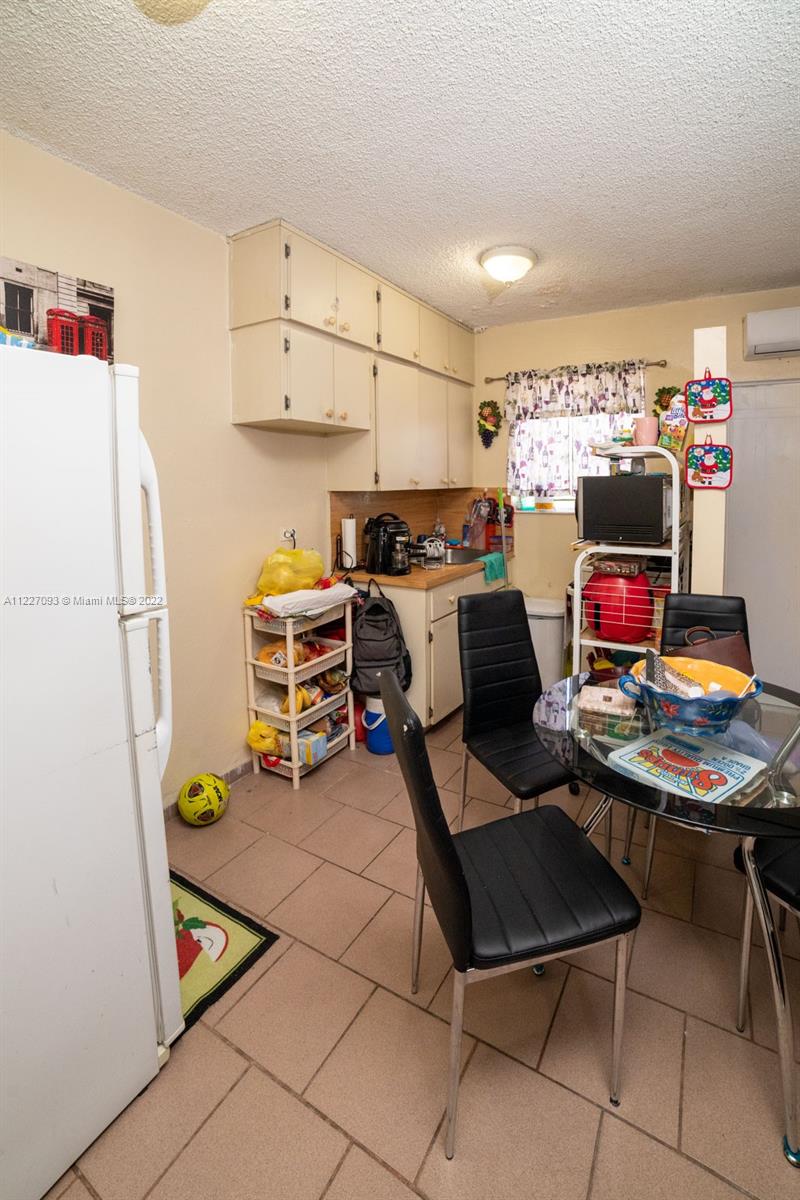 HIALEAH 7TH ADDN - Residential Income