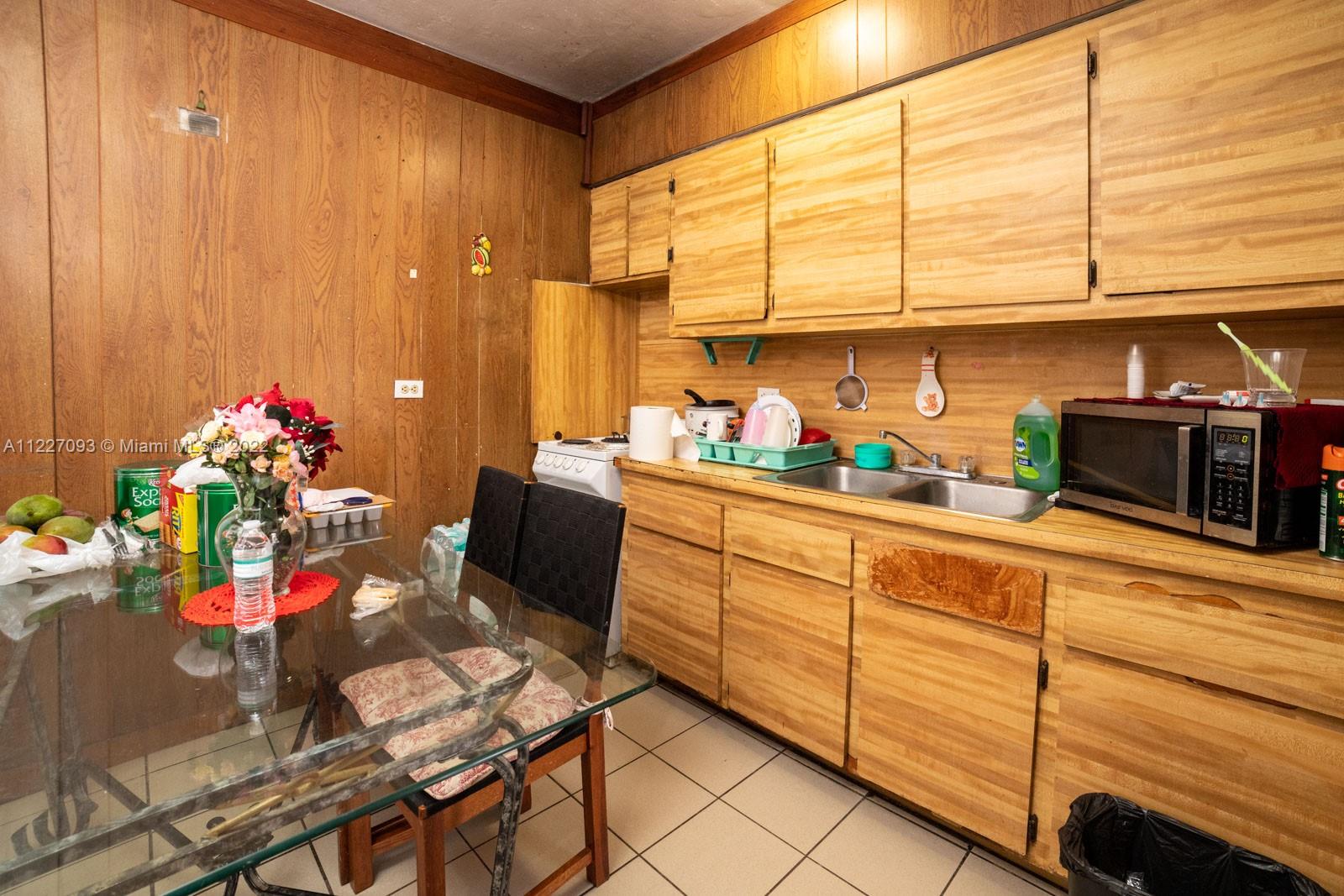 HIALEAH 7TH ADDN - Residential Income