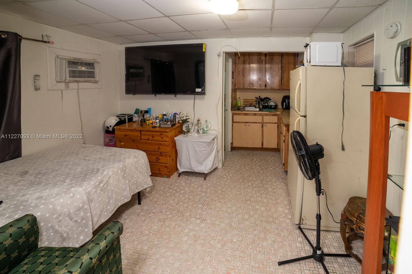 HIALEAH 7TH ADDN - Residential Income