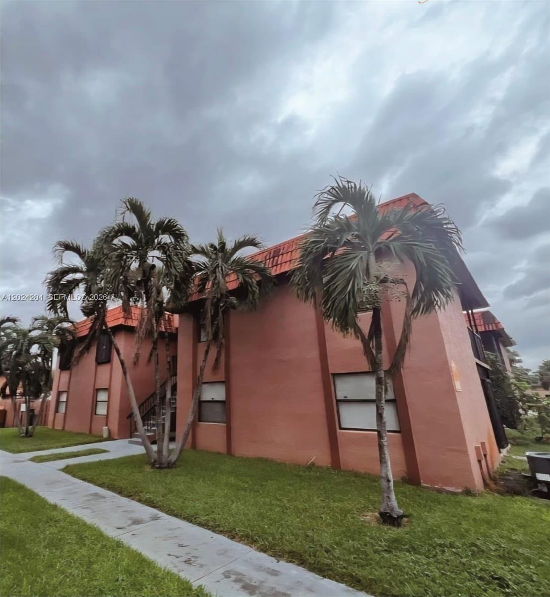 LAGO GRANDE CONDO THREE C - Residential