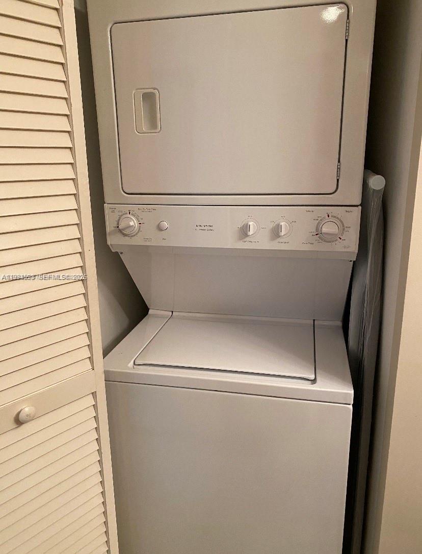 THE AXIS ON BRICKELL COND - Residential Lease