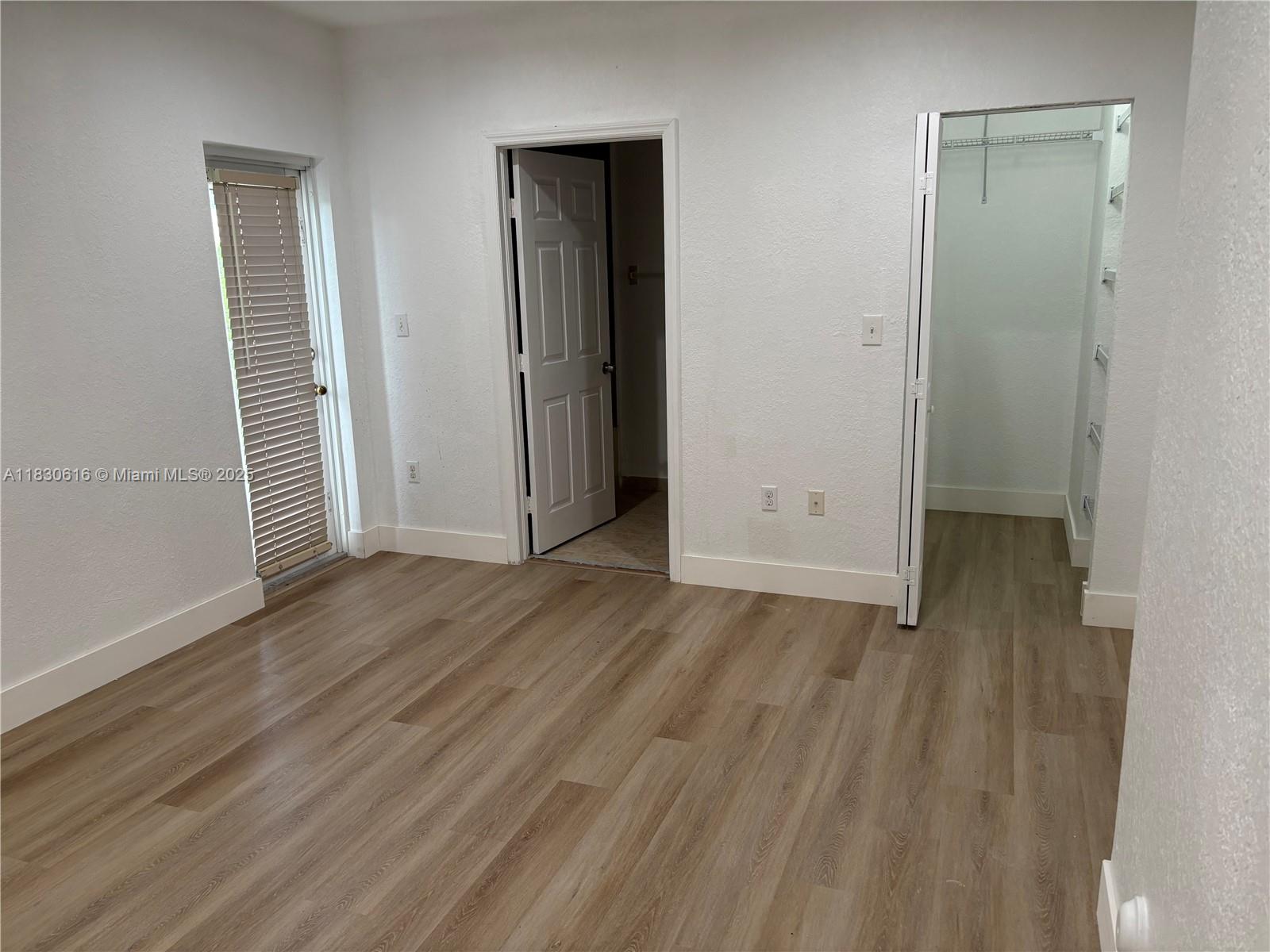 1370 W 30th St 1370