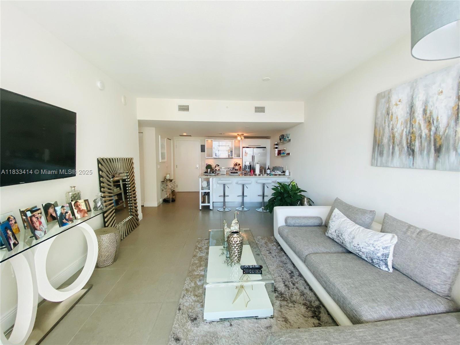 185 SW 7th St 2214
