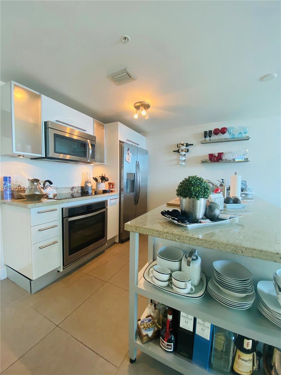 185 SW 7th St 2214