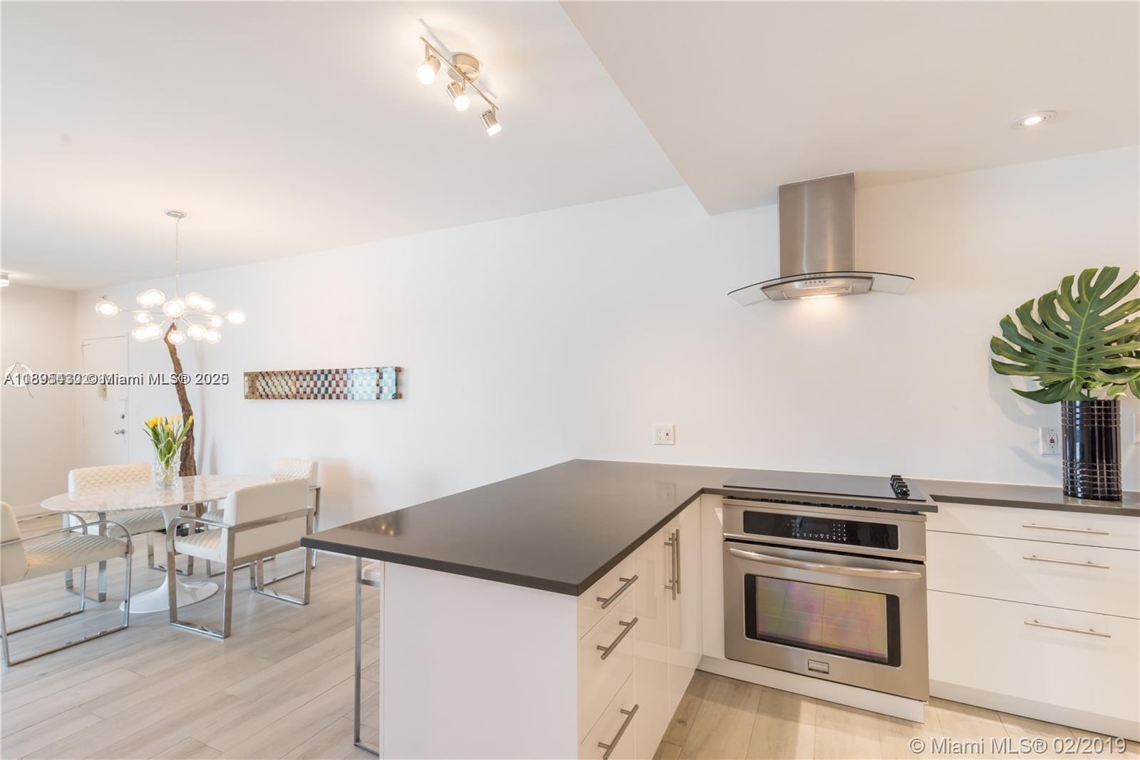 3 ISLAND CONDO - Residential