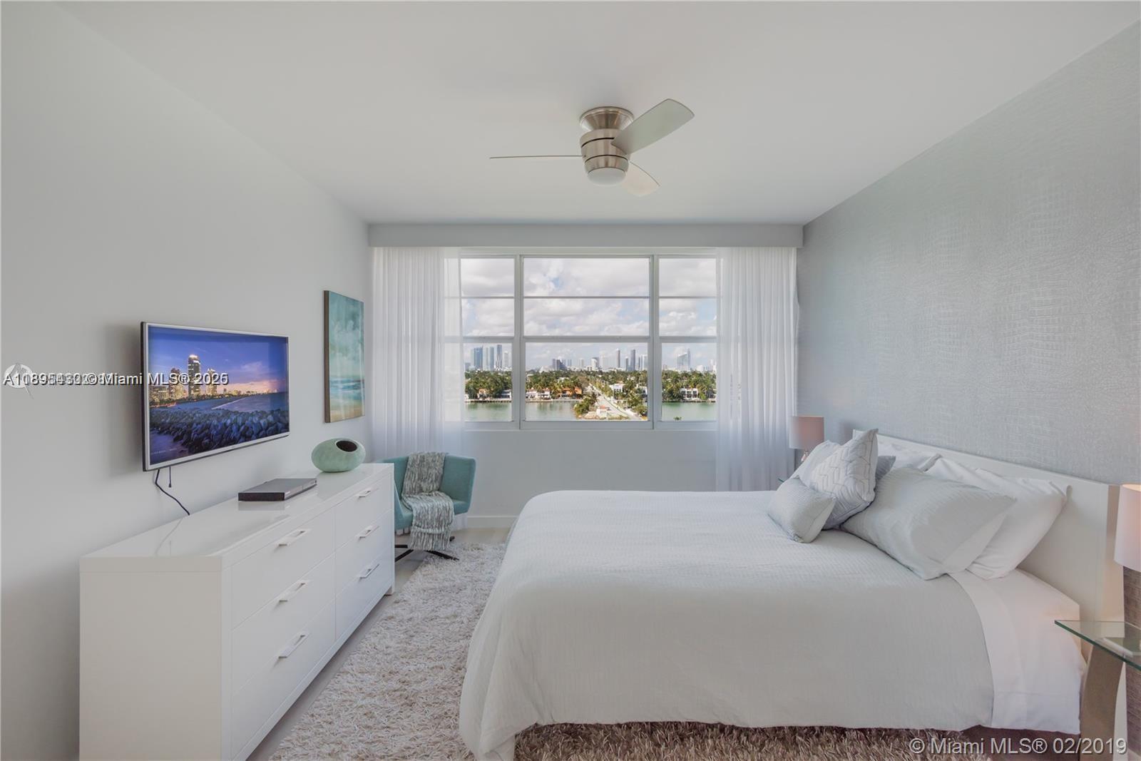 3 ISLAND CONDO - Residential