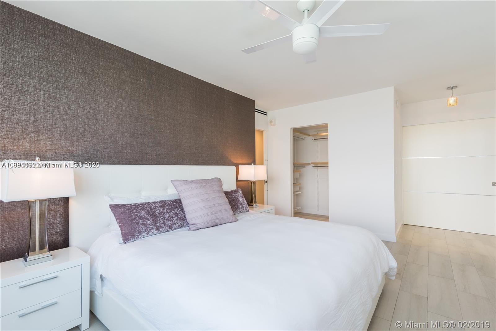 3 ISLAND CONDO - Residential