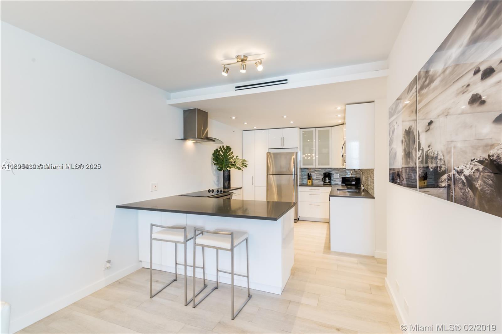 3 ISLAND CONDO - Residential