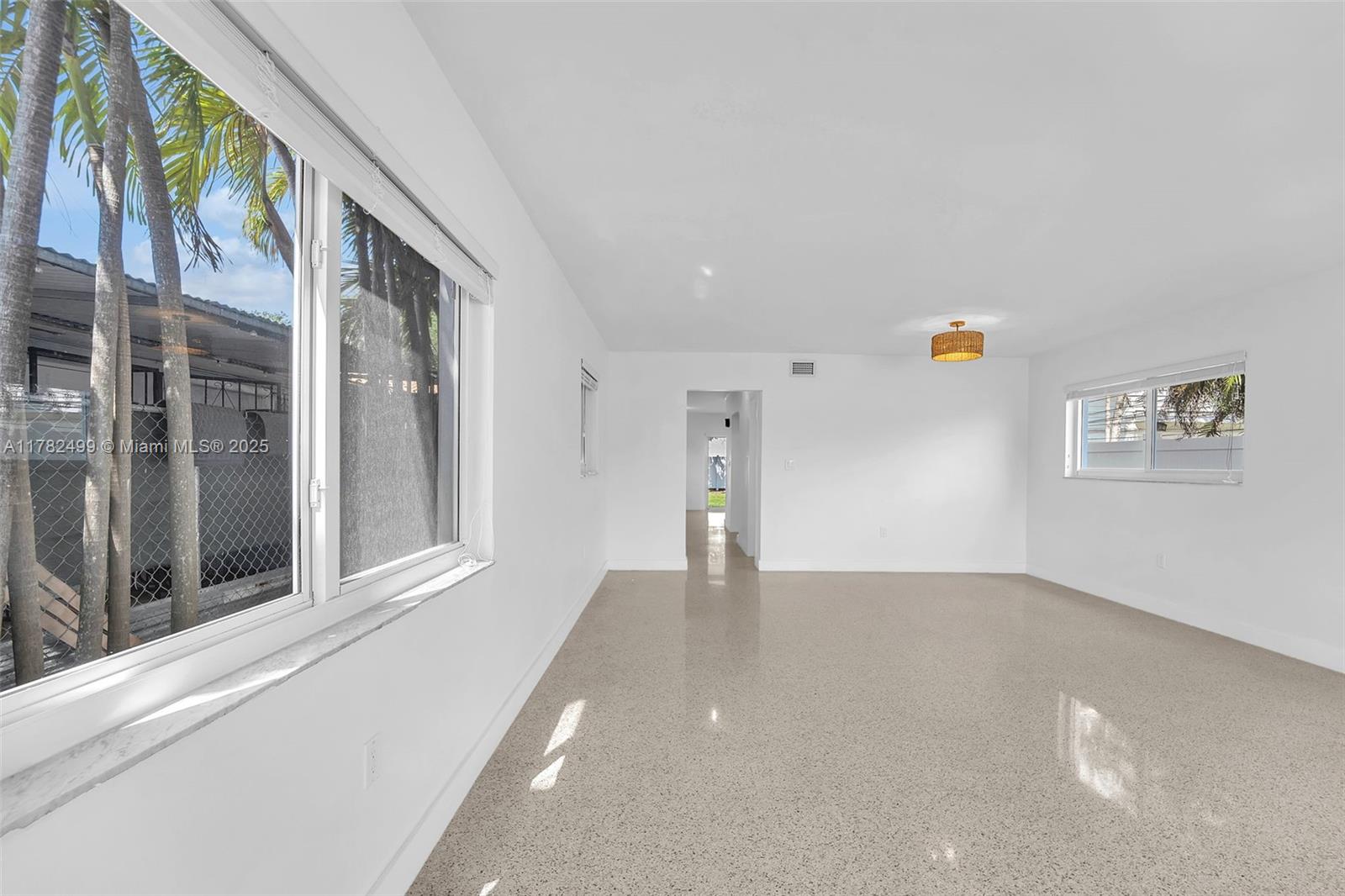 284 NW 45th Ave