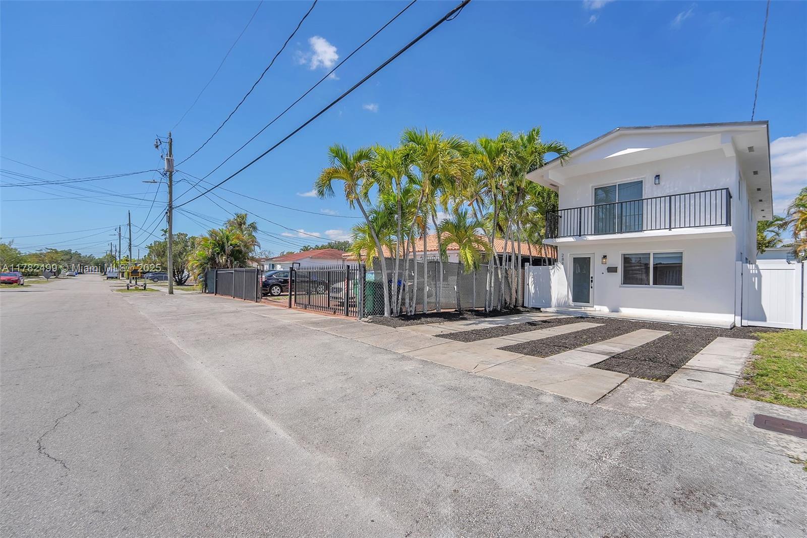 284 NW 45th Ave