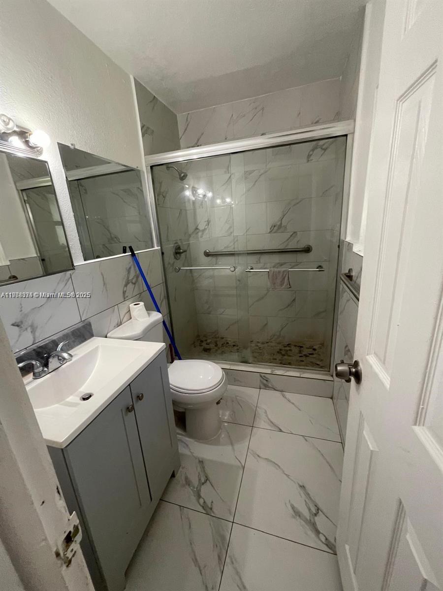 SOUTH HOLLYWOOD AMD PLAT - Residential Lease