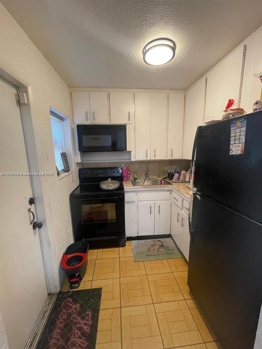 SOUTH HOLLYWOOD AMD PLAT - Residential Lease