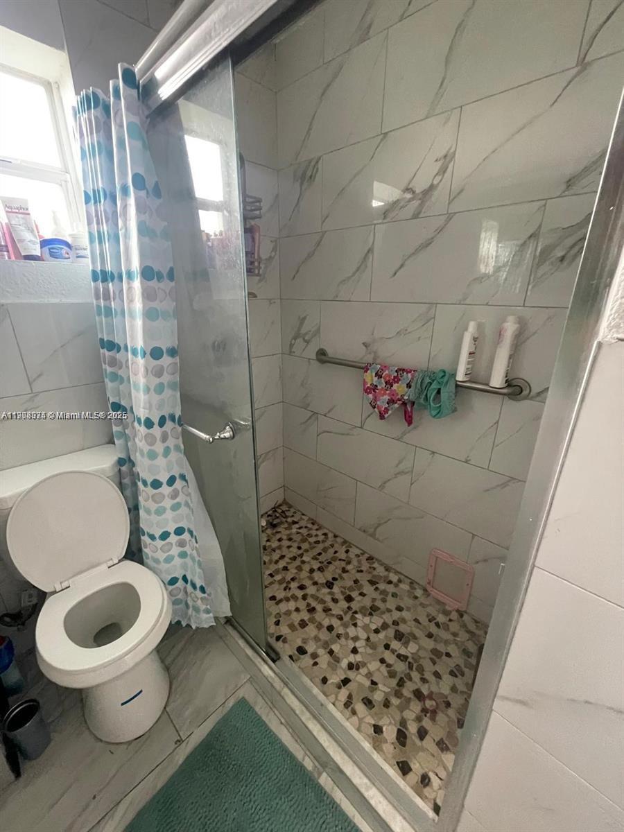 SOUTH HOLLYWOOD AMD PLAT - Residential Lease