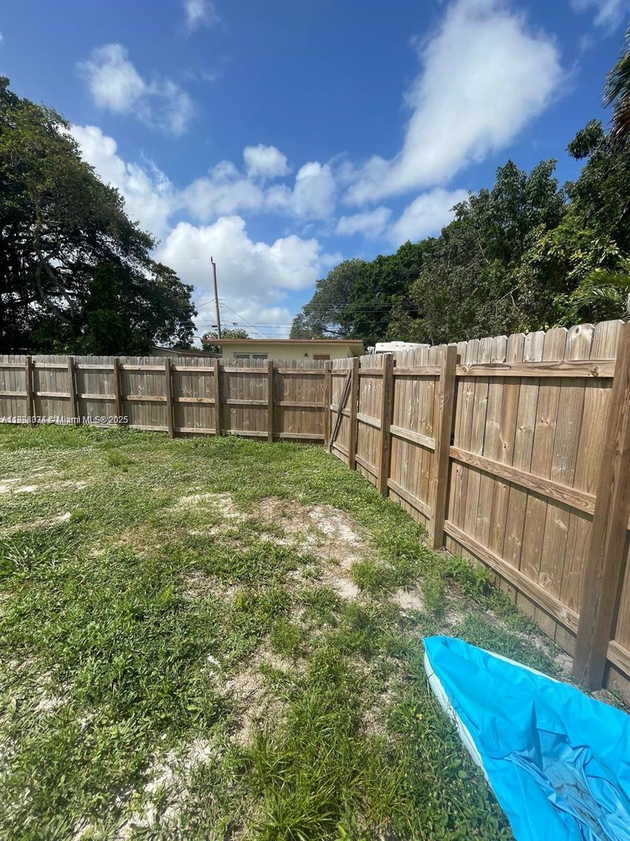 SOUTH HOLLYWOOD AMD PLAT - Residential Lease