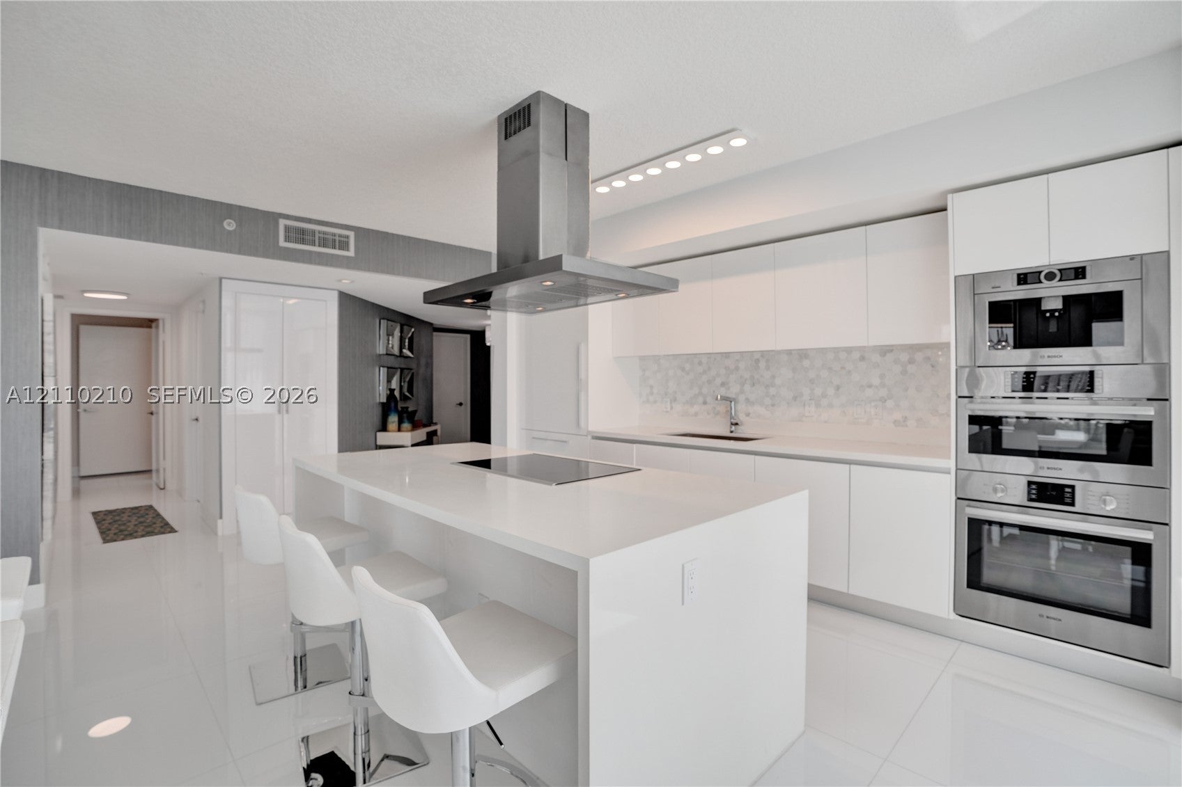 330 Sunny Isles Blvd 5-908