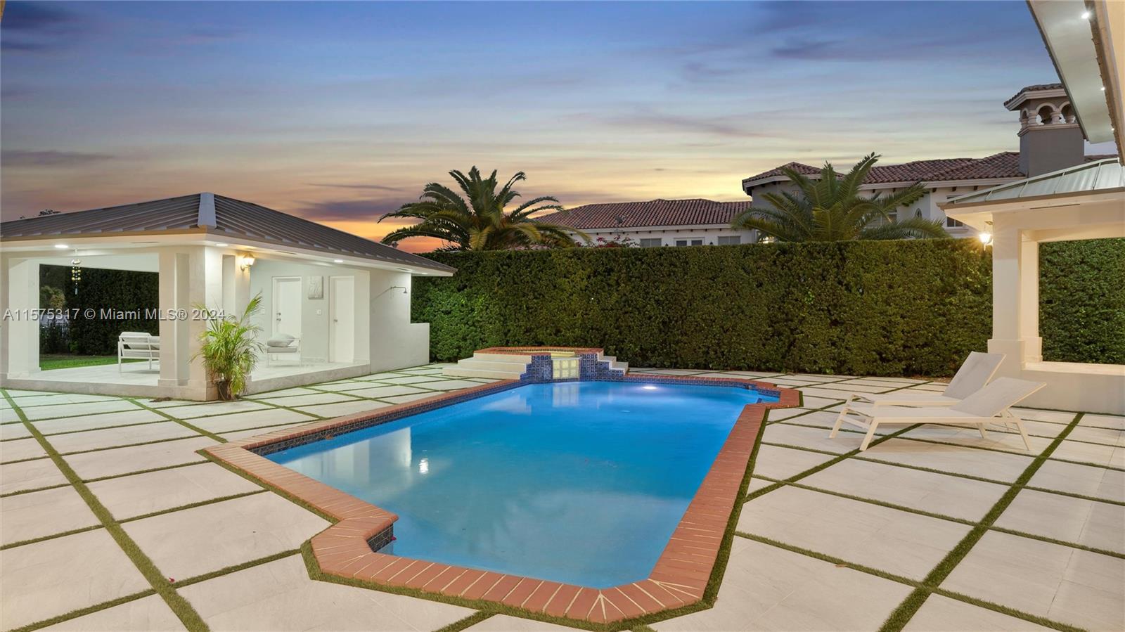 MC CAHILLS BLUEBIRD LAKE - Residential