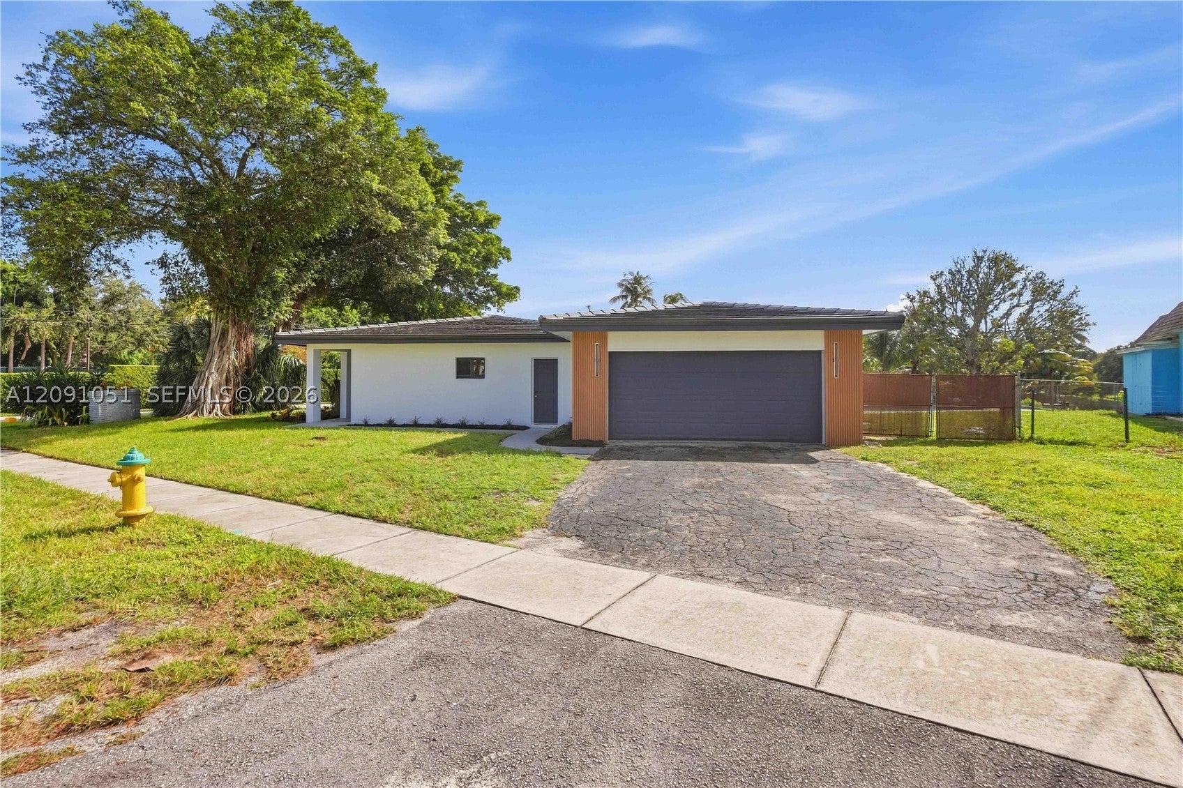 4280 NW 12th St