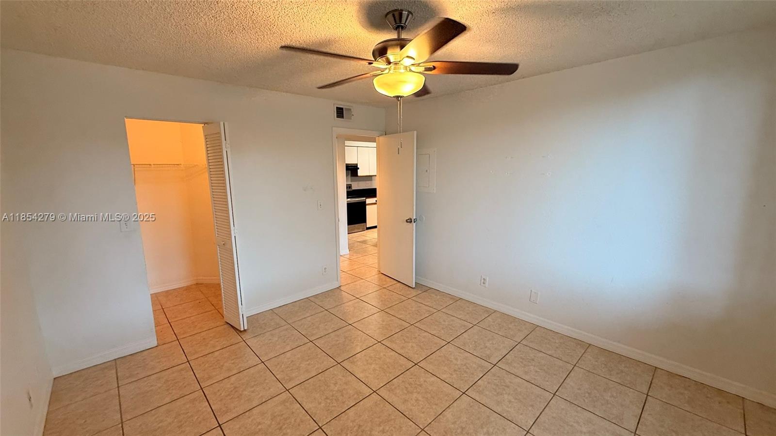 WINDWARD LAKES CONDO - Residential Lease
