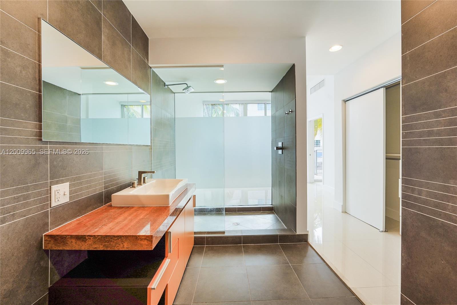 ARTEPARK SOUTH CONDO - Residential