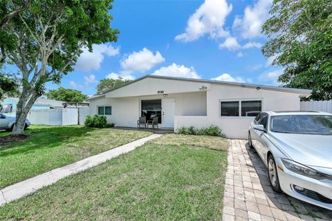 9740 Cutler Ridge Dr Cutler Bay FL 33157