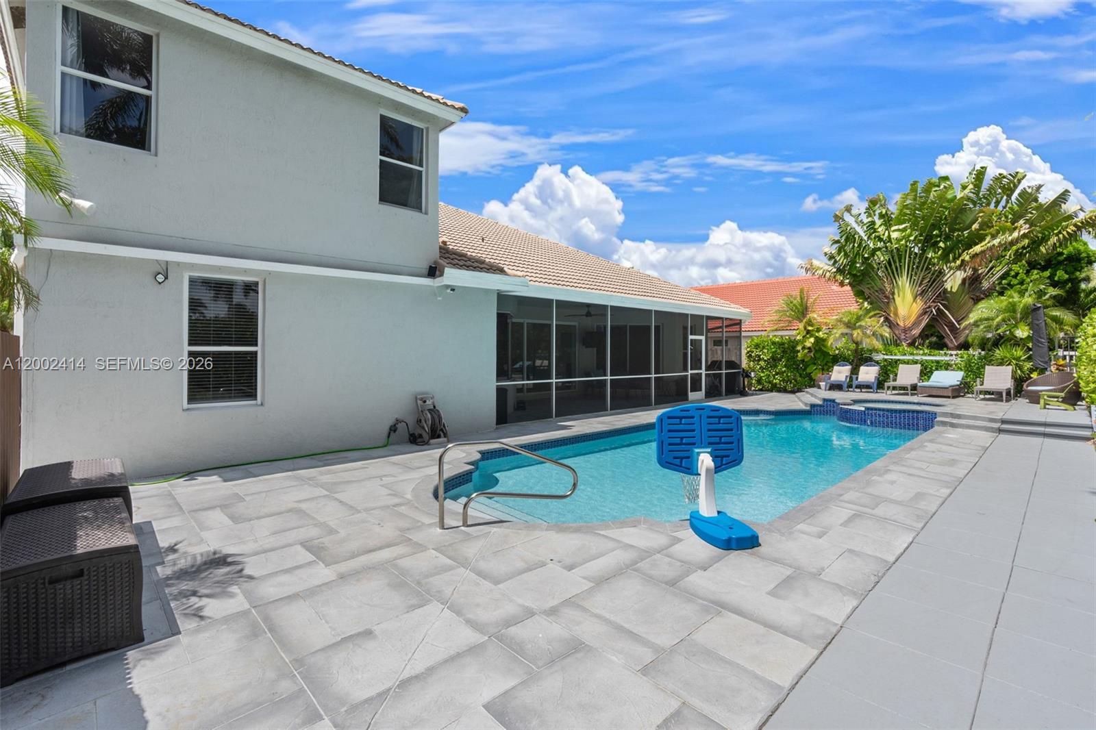 ABERDEEN 24 - Residential