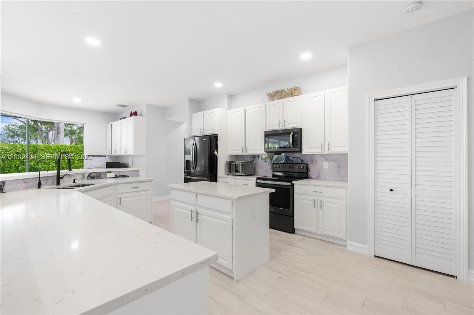 ABERDEEN 24 - Residential