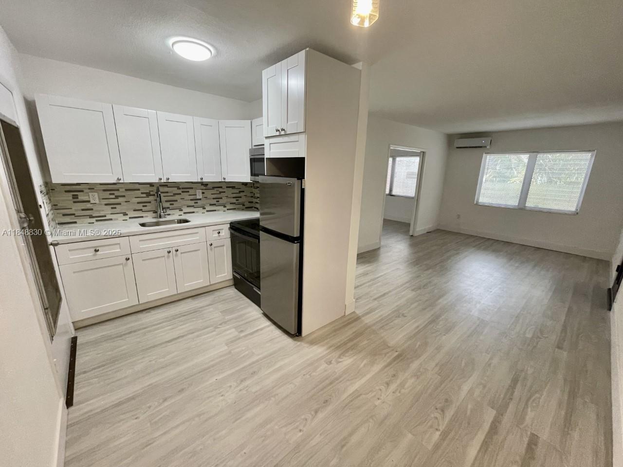 218 Santillane Ave 5