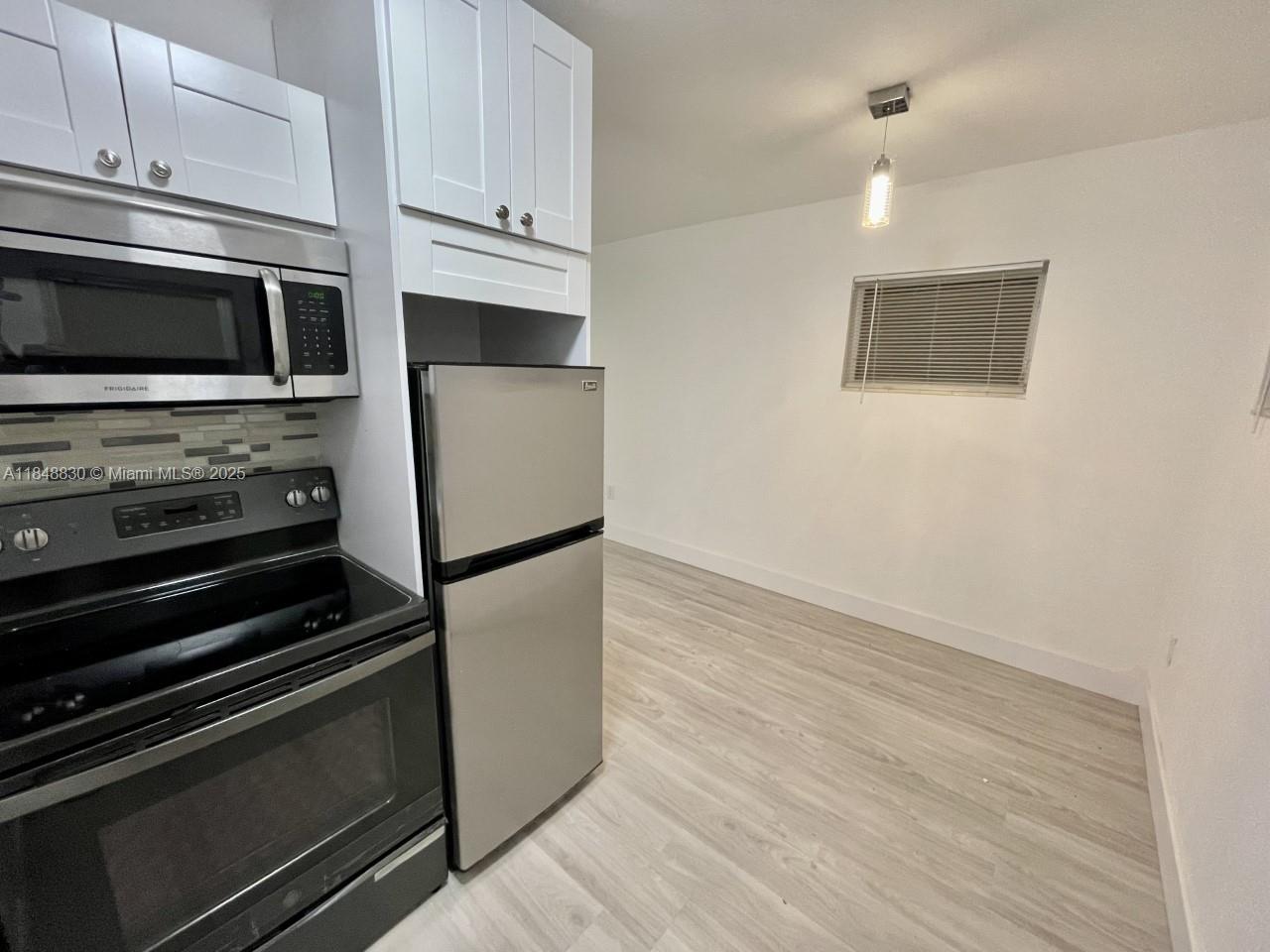 218 Santillane Ave 5